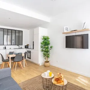 Bel Moderne Et Cosy Pour 6 A By Weekome Marseille